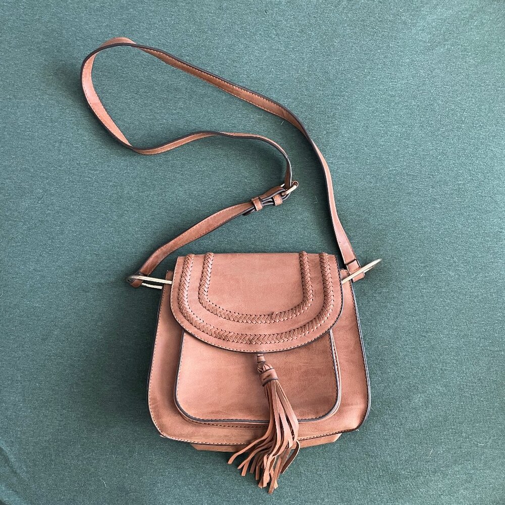 Franco Sarto Crossbody Rex Saddle Fringe Western Boho Bag Tan with Metal Accents